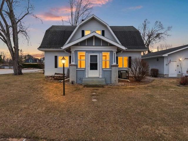 House for sale in Gresham, Wisconsin