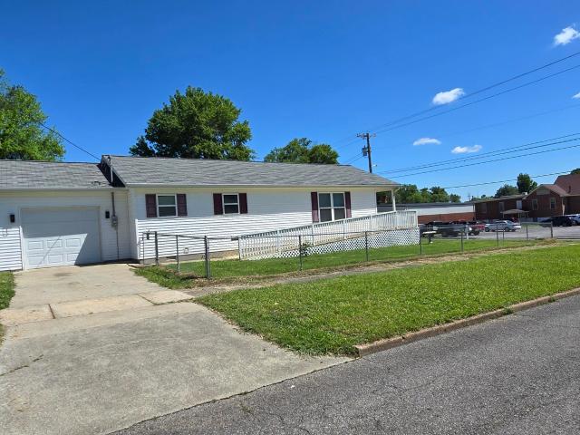 House for sale in Mayfield, Kentucky