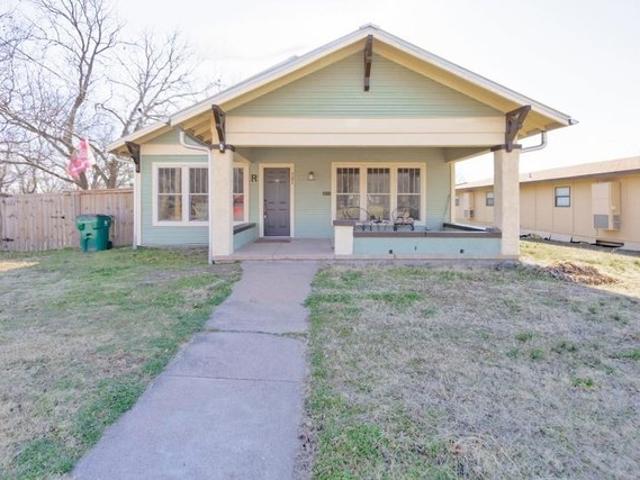 House for sale in Bowie, Texas