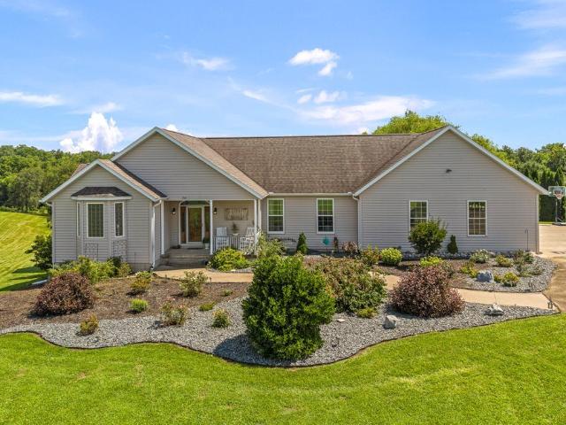 House for sale in Clinton, Clinton County