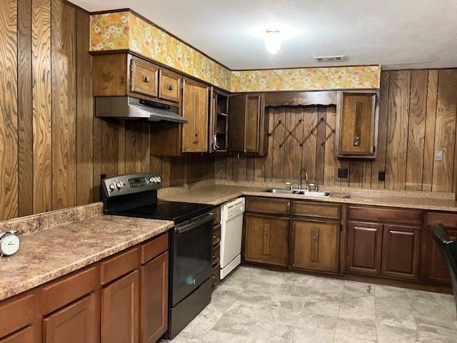 House for sale in Clarksville, Texas