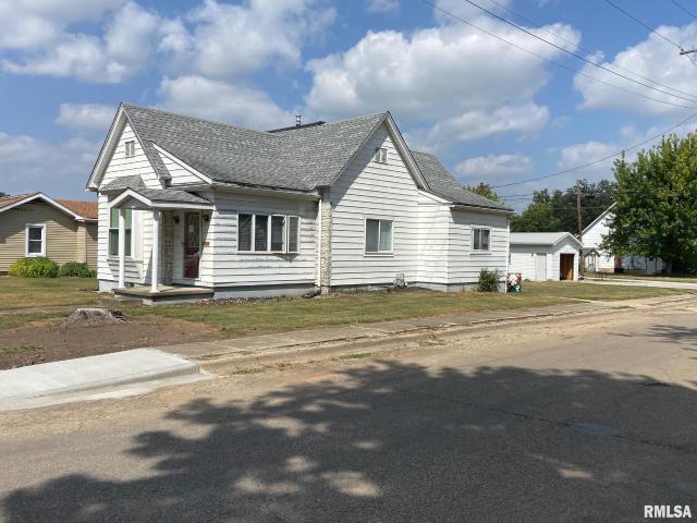 House for sale in Taylorville, Illinois