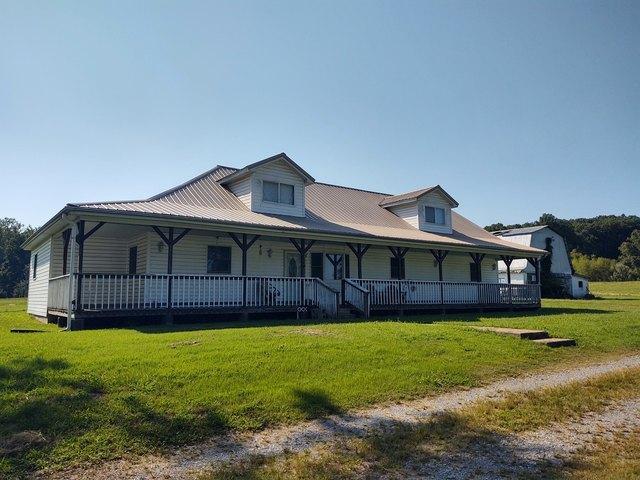 House for sale in Buncombe, Illinois