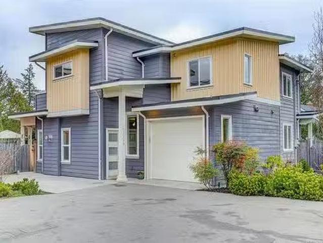 House for sale in Brentwood Bay, British Columbia