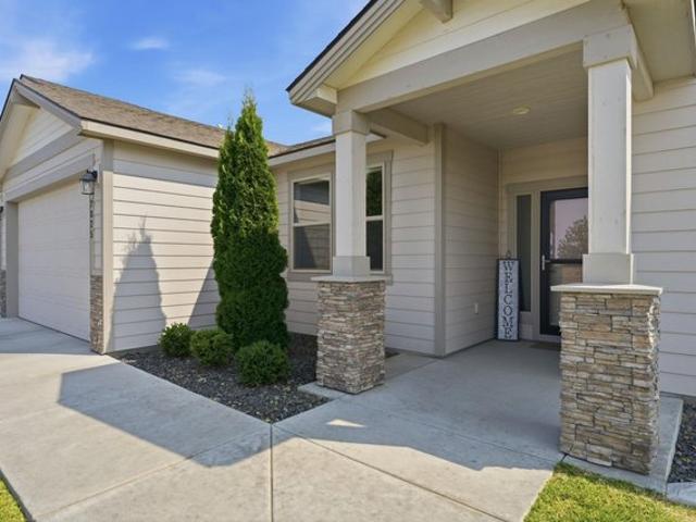 House for sale in Collins Ridge, West Richland