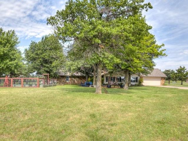 House for sale in Yukon, Oklahoma
