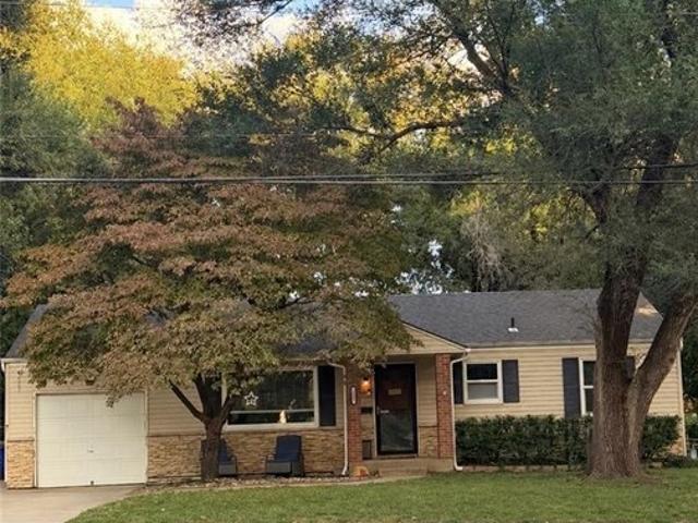 House for sale in Shawnee, Johnson County