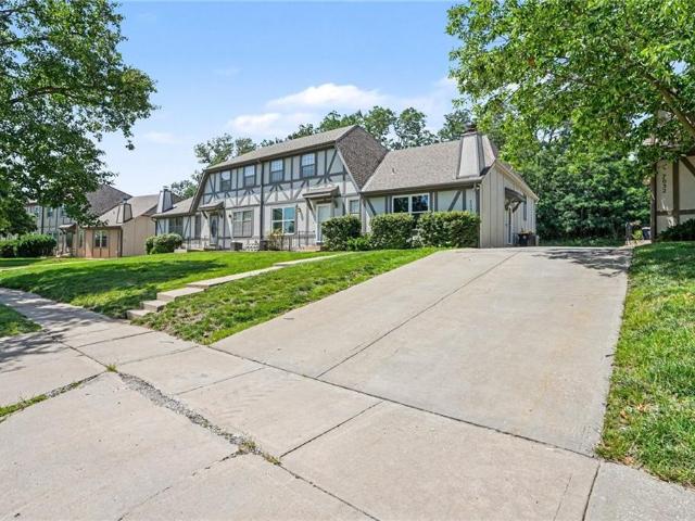 Townhouse for sale in Kansas City, Missouri