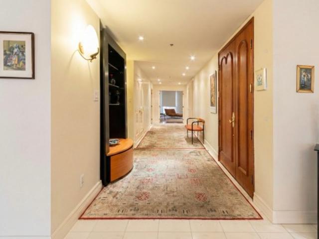 Condo for sale in Westmount, Montréal (région administrative)