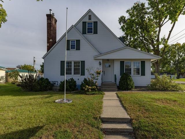 House for sale in Camanche, Clinton County