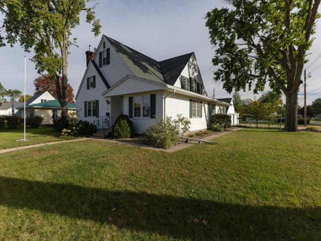 House for sale in Camanche, Clinton County