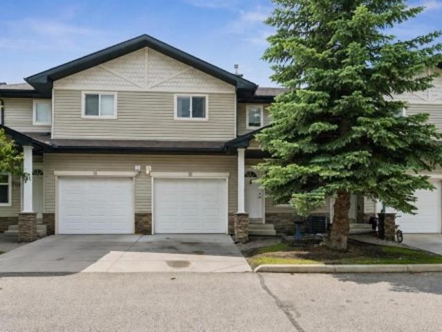 Townhouse for sale in Airdrie, Alberta