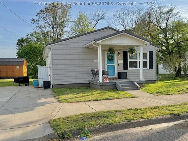 House for sale in Ravenswood, West Virginia