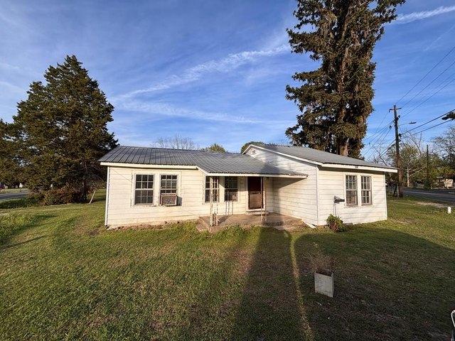 House for sale in Nashville, Georgia