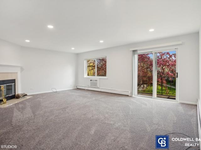 Condo for rent in Arlington Heights