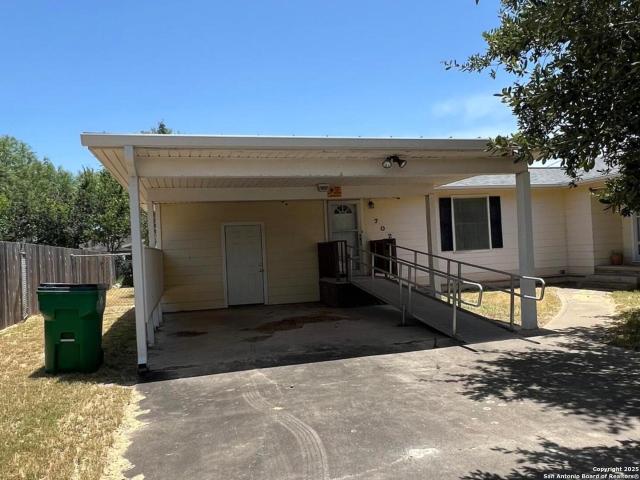 House for sale in Karnes City, Texas