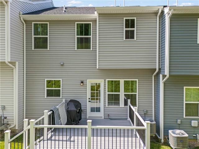 Townhouse for sale in Strabane, Pennsylvania