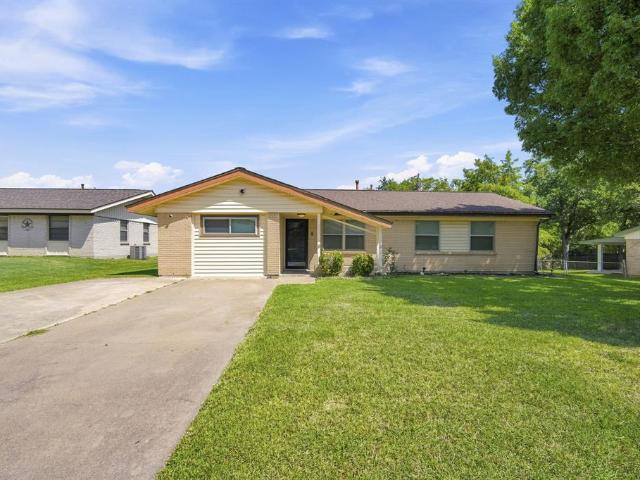 House for sale in Ellis, Texas