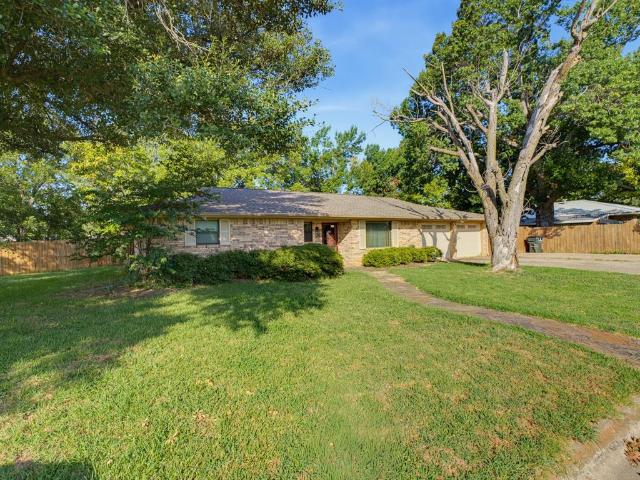 House for sale in Bowie, Texas
