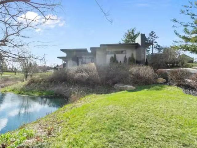 House for sale in Hopkins