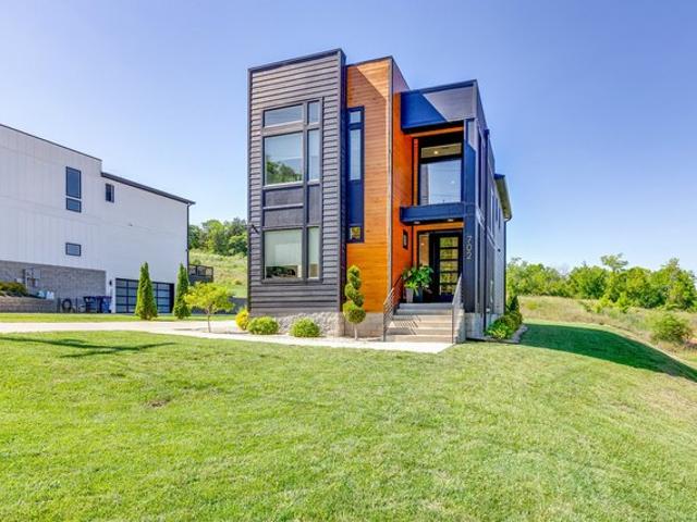 House for sale in Fairview Heights, Columbia