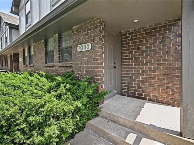 Townhouse for sale in Kansas City, Missouri