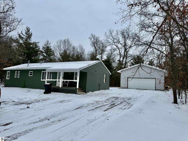 House for sale in Oscoda, Michigan