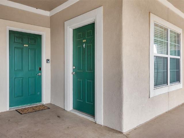 Condo for sale in Willis