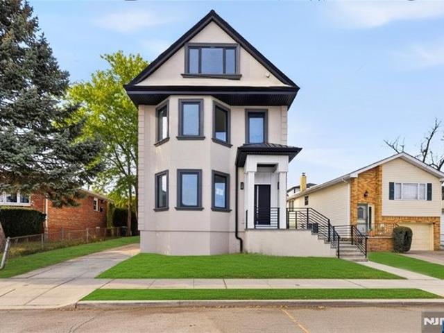 House for sale in Hudson, New Jersey