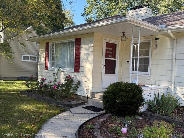 House for sale in Flint, Genesee County