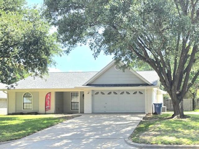 House for sale in Hewitt, Texas