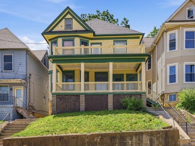 House for sale in Dubuque, Iowa