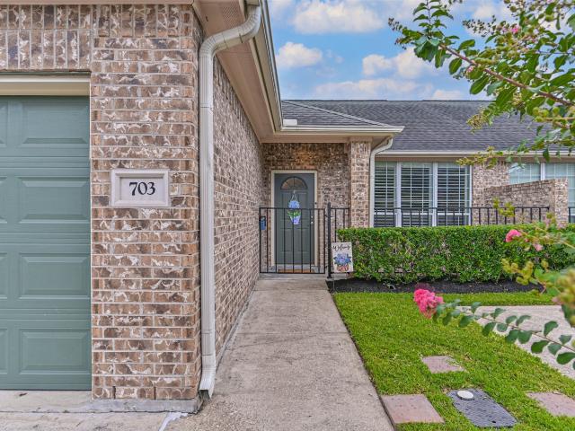 Townhouse for sale in Friendswood