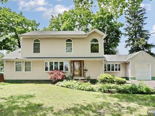 House for sale in Paramus, New Jersey