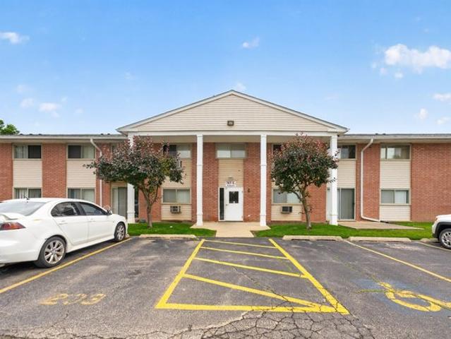 Condo for sale in Glendale Heights, Illinois