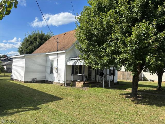 House for sale in Saint Marys, West Virginia