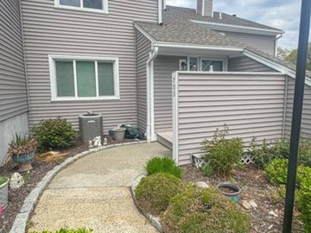 Townhouse for sale in East Haven, Connecticut