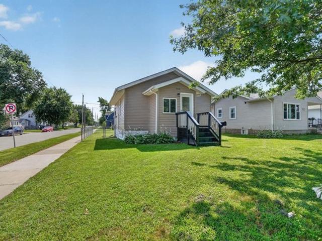 House for sale in Waterloo, Iowa