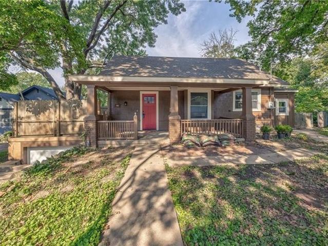 House for sale in Fort Leavenworth, Leavenworth