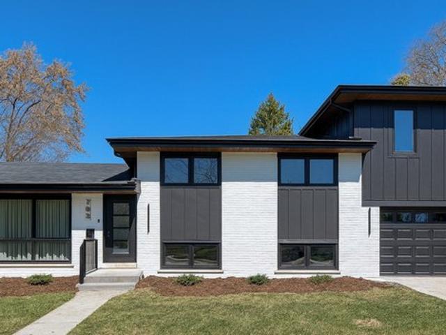House for sale in Arlington Heights, Illinois