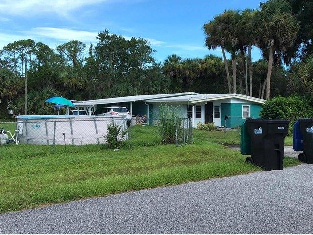 House for sale in Christmas, Florida