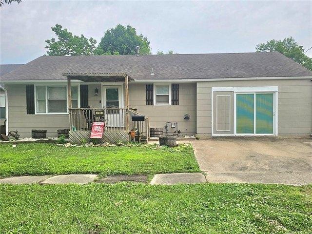 House for sale in Windsor, Missouri
