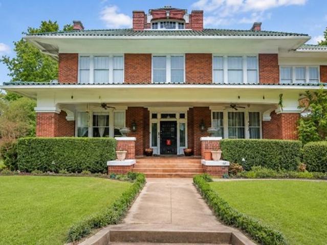 House for sale in Harrison, Texas
