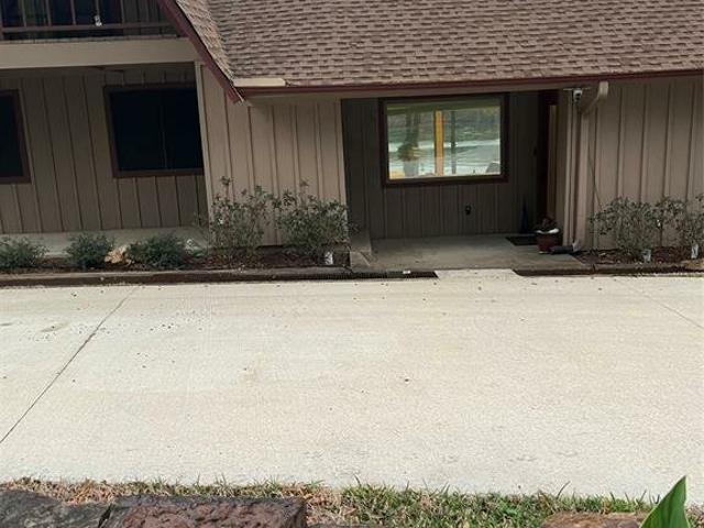 House for sale in Eustace