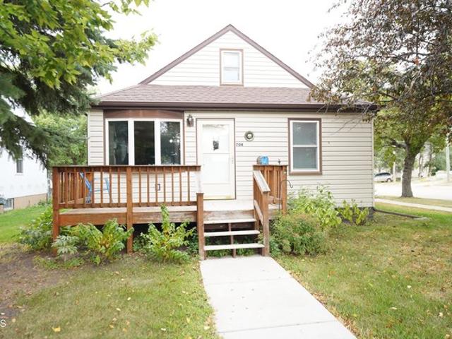 House for sale in Jamestown, Stutsman County