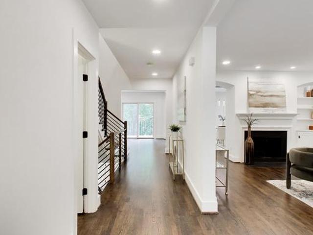 Condo for sale in The Dogwoods, McLean
