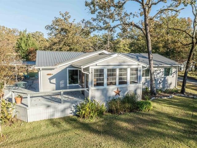 House for sale in Henderson, Texas