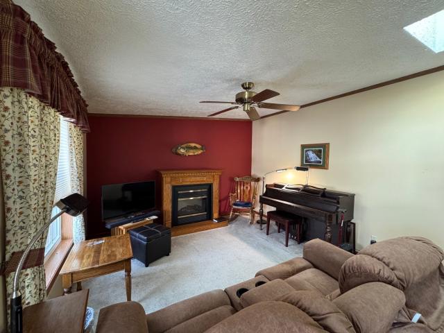 House for sale in Mchenry, Illinois