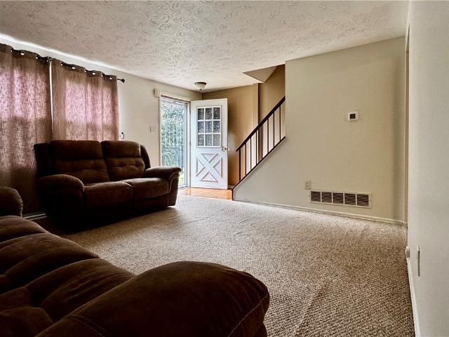 Townhouse for sale in Mc Kees Rocks, Pennsylvania