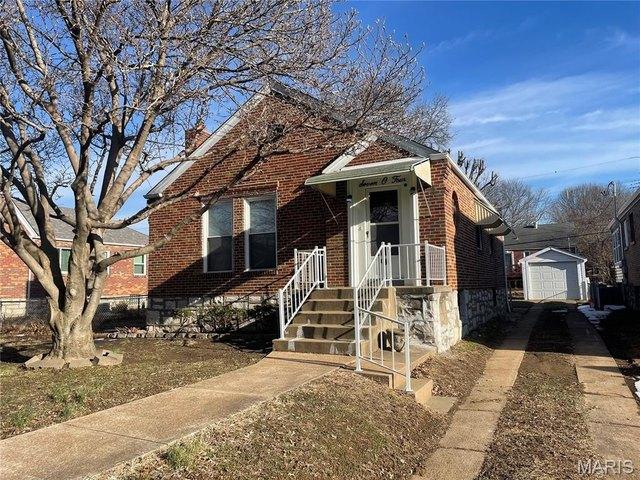 House for sale in Bella Villa, Missouri